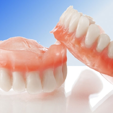 Răng Hàm Tháo Lắp – Giải Pháp Phục Hình Răng Mất Tiết Kiệm, Tiện Lợi Và Hiệu Quả