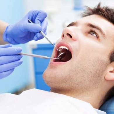 Nhổ Răng Không Đau Bằng Gây Tê Kỹ Thuật Cao Tại Nha Khoa DR Tâm – Êm Ái, An Toàn, Không Lo Đau Nhức